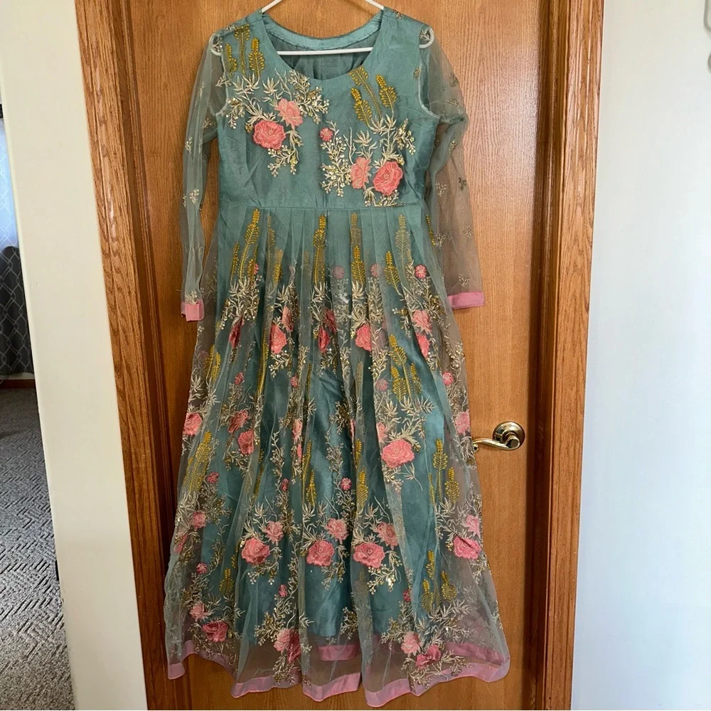 Pakistani Anarkali Dress - Picture 4 of 7